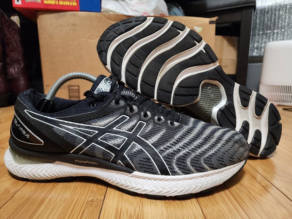 Asics Gel Nimbus 22 Mens 11 Black White Running Shoes Sneakers Gym Lift 1011A680